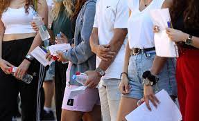 Στο κόκκινο η αγωνία για χιλιάδες υποψήφιους των επαλ, καθώς ξεκίνησε σήμερα τρίτη 15 ιουνίου 2021 ο γολγοθάς για τις πανελλήνιες 2021. Qg3gx9e3dsp4tm