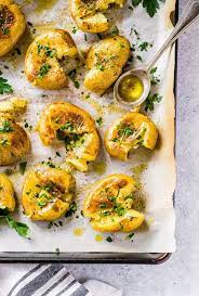 This Smashed Potatoes Recipe Is A Fun Little Side Dish They Re Nice And Soft With Just A Little Bit Of Cri Smashed Potatoes Recipe Potato Recipes Herb Recipes