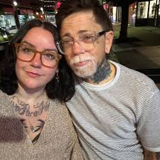 What do Canadian macaron bakers charge for their products?