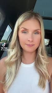 Jaclyn Howell's Instagram, Twitter & Facebook