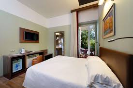 Best western hotel rivoli is located in rome's elegant parioli district, near villa borghese, the auditorium and the modern art gallery. Hotelzimmer Best Western Hotel Rivoli Roma Italien