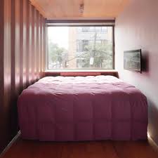 Menghadirkan sesuatu yang berbeda di dalam kamar tidur tentu akan memberikan kesan yang menarik. 19 Desain Rumah Kontainer Alternatif Hunian Masa Kini
