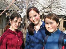 They speak chuvash, a unique turkic language that diverged from other languages in the family more than a millennium ago. Twitter à¤ªà¤° Idel Ural Chuvash Indigenous People In Western Russia Who Constitute The Majority Of The Population Of Chuvashia Another 850 000 Chuvash Are Found In Other Parts Of Russia Idelural Https T Co Q0ycgcxhsc
