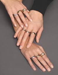 Entrons dans cet univers qui brille de mille feux. Chanel Joaillerie Dictionnaire Amoureux De Coco Crush Luxsure