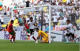Một chiến thắng nữa sẽ đảm bảo tấm vé đi tiếp cho ronaldo và đồng đội, nhưng họ cần vượt qua cái dớp thất bại trước đức ở những giải lớn. Qvi Dm7o49hsmm