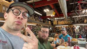 Loose Spokes Bicycle Shop‎