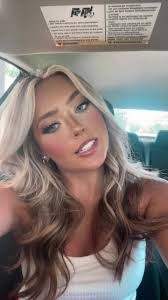 Allie Eubanks's Instagram, Twitter & Facebook