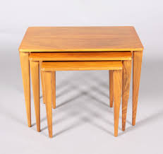 In addition to our flagship 8 leaf expanding round table, there are other options available. Gordon Russell Lose In Unserem Preisarchiv Lotsearch