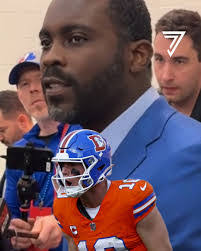 Hunter Klinedinst's Instagram, Twitter & Facebook