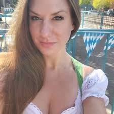 Skittles and Jen do New Year's 🥳