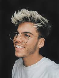 Men 039 S Hair With Frosted Tips Di 2020 Rambut Pria Ide Gaya Rambut Ide Potongan Rambut