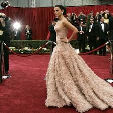 Encuentra imágenes de alfombra roja. Los Mejores Vestidos De Los Oscar