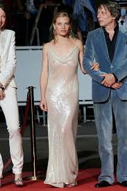 Maybe you would like to learn more about one of these? Melanie Thierry Sexy Elle Devoile Sa Poitrine Dans Une Robe Transparente Et Enflamme Le Festival De Cannes