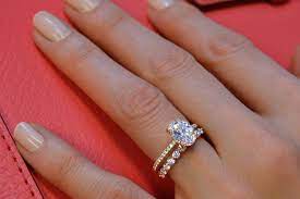 23 Awesome Chelsea Houska Ring Weddingtopia Diamond Band Engagement Ring Oval Diamond Engagement Ring Wedding Rings Oval