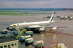 يمكن العثور في هذا الموقع الرائع على متاهةً من الشوارع المهجورة التي تضم 900 منزل من الطوب الطيني، و400 متجر، وخمس ساحات. Ø§Ù„Ø®Ø·ÙˆØ· Ø§Ù„Ø³Ø¹ÙˆØ¯ÙŠØ© ÙˆÙŠÙƒÙŠØ¨ÙŠØ¯ÙŠØ§