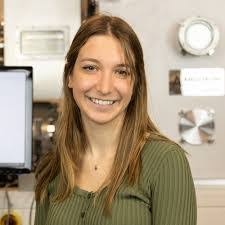 Laura Dickson's Instagram, Twitter & Facebook