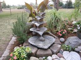 Gartendeko Aus Beton Selber Machen 28 Schone Ideen Diy Garden Fountains Concrete Garden Diy Garden Decor
