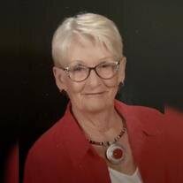 Karen Lennox's Instagram, Twitter & Facebook