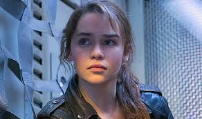 Emilia clarke et arnold schwarzenegger étaient à paris pour la promo de terminator ! Emilia Clarke Is Relieved That Terminator Genisys Flopped Den Of Geek
