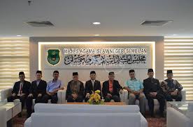 Yang bertanggungjawab menguruskan pendaftaran saudara baru. Jabatan Hal Ehwal Agama Islam Negeri Sembilan Weddingmate My
