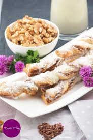Veganes Rezpet Fur Nussstangerl Aus Blatterteig Mit Zuckerguss Veganes Rezept Fur Einen Mehlspeisenklassiker Idorismag Ve Rezepte Vegane Rezepte Rezeptideen