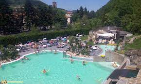 Le Terme Di Bagno Di Romagna Con I Bambini La Nostra Esperienza Al Centro Termale Dell Hotel Roseo Euroterme A Bagno Di Romag Bagno Bagno Minimalista Piscine