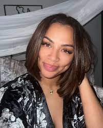 Occupation: Truck driver 🚛 Age: 43 years old 💕🥰 Origin: United Kingdom  🇬🇧 (London) Height: 1m82 (hope you like it) Status: I've been single for  a long time 😪