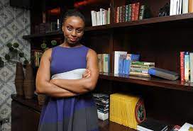 Learn more about adichie's life and work. Chimamanda Ngozi Adichie Den Feminismus Herausfordern Nur Zu