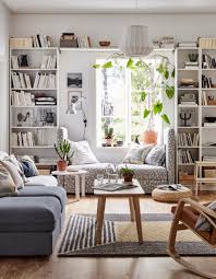 Avec les accroches tiptoe de votre choix, fixez votre tablette murale en bois à votre mur. Ikea La Cultissime Bibliotheque Billy A 40 Ans Retour En Images Elle Decoration