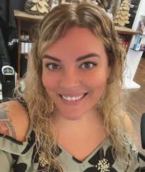 Meet this week's featured stylist: Jacquelyn Smith! Jacquelyn is our men's  hair cut specialist and has been cutting hair for over 10 years. If you  love a great fade and talking sports,