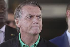 Supremo Tribunal de Brasil ordena al expresidente Bolsonaro usar una  tobillera de rastreo