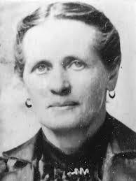 Elizabeth Jacobsen's Instagram, Twitter & Facebook