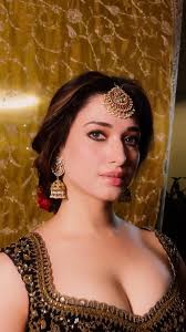 Tamanna 🥰😍, ., ., ., #tamannabhatia, 🦋🆔 -, ., ., ., #sareereels  #NavelReels #hotnavel #sareenavel #thoppul #hotreels #navel #navelbeauty  #tamilreels #sareethoppul #Vksuz