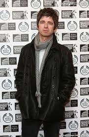 Liam And Noel Gallagher Fighting Noel Gallagher E O Irmao Liam Tinham Uma Relacao Complicada E Noel Gallagher Liam Gallagher Banda