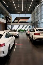Mercedes Benz Amg Showroom Designkonzepte Lichtband Design