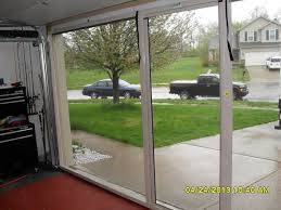 The lifestyle screens features a limited lifetime warranty. Lifestyle Garage Screens Klassisch Gartenhaus Sonstige Von Rolling Sliding Doors Of Dayton Houzz