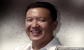 Banker roger ng asked for the foreign bribery case against him to be dismissed, saying he warned the bank not to do business with malaysian financier jho low. Malaysiakini Roger Ng Extradited To Us To Face 1mdb Related Charges
