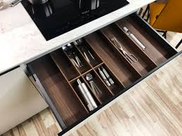 Un buen cajón de cocina te permite ver todo el contenido al instante, para que puedas encontrar rápidamente lo que vas a utilizar. Cajones Cocina Archivos Saitra