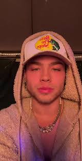 Kyle Cleaver's Instagram, Twitter & Facebook