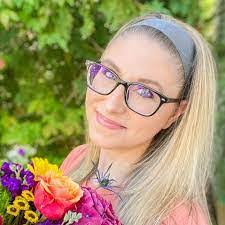 Maureen Schunk's Instagram, Twitter & Facebook