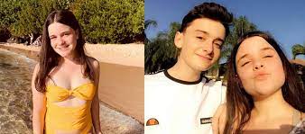 He has a twin sister named chloe schnapp. Noah Schnapp S Family Sister Parents Girlfriend Bhw