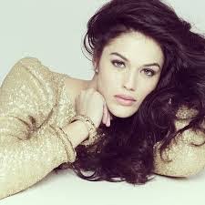 Hannah Sicard's Instagram, Twitter & Facebook