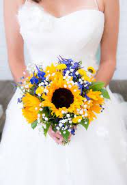 See more ideas about sunflower wedding, wedding, sunflower themed wedding. 25 Swoon Worthy Spring Summer Wedding Bouquets Sonnenblumen Hochzeit Blumenstrauss Hochzeit Tischdekoration Hochzeit Blumen