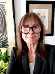 Donna Schauer's Instagram, Twitter & Facebook