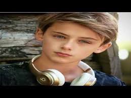 Numele lui este omar borkan și are 27 de ani. Cel Mai Frumos Baiat Din Lume Youtube