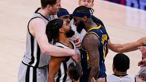 Patrick sammy mills is an australian professional basketball player for the san antonio spurs of the national basketball association. Aussie Patty Mills Doesn T Flinch During Fiery Confrontation With Jakarr Sampson Sportbible