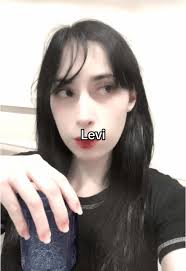 Erwin malpenso todo 😫 Levi hace unos ruidos muy raros cuando limpia… ...