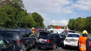 Therefore, this road experiences a high number of traffic incidents. Massenkarambolage Mit 15 Autos Auf Autobahn A2 11 Verletzte Bei Gutersloh Nrw