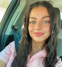 Alison Graf's Instagram, Twitter & Facebook