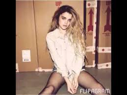 Sky Ferreira Lost In My Bedroom Lyrics In Description Youtube Fotografia De Moda Moda Modelos